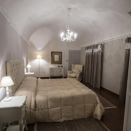 Il Palazzo Del Conte * Sarzana